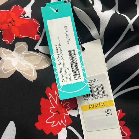 Calvin Klein Itai Pleat Shoulder detail blouse NWT - Picture 3 of 3